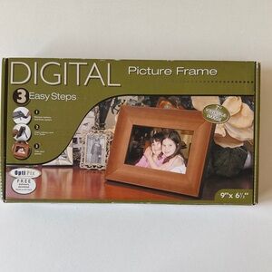 Digital Picture Frame with Wood Finish
